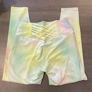 Fabletics leggings size M Medium - The Boost 7/8 Blur/Lemon Crème